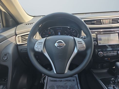 Used 2016 Nissan Rogue SV w/ SV Premium Package AWD/4WD image 13