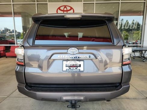 Certified 2021 Toyota 4Runner SR5 Premium w/ Moonroof Package AWD/4WD image 10