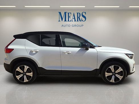 Used 2023 Volvo XC40 Recharge Plus w/ Protection Package Premier image 7
