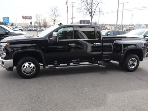 Used 2024 Chevrolet Silverado 3500 LTZ w/ LTZ Plus Package image 7