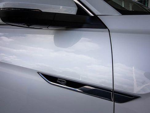 Used 2024 Volkswagen Atlas SEL Premium R-Line image 6