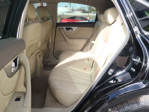 Used 2017 INFINITI QX70 3.7 w/ Premium Package image 19