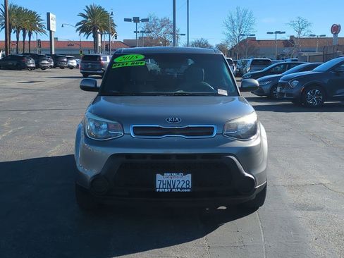 Used 2015 Kia Soul + image 2