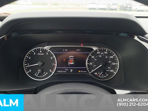 Used 2025 Nissan Pathfinder SL AWD/4WD image 30