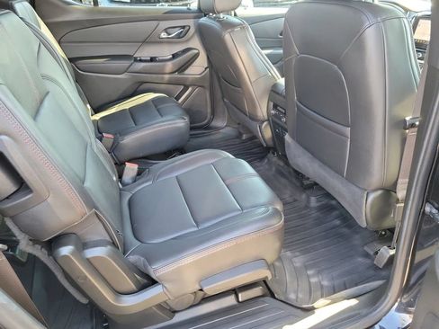 Used 2023 Chevrolet Traverse RS AWD/4WD image 19