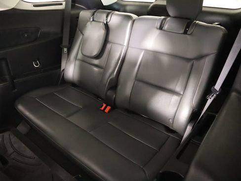 Used 2025 Ford Explorer Active w/ Active Comfort Package RWD image 14