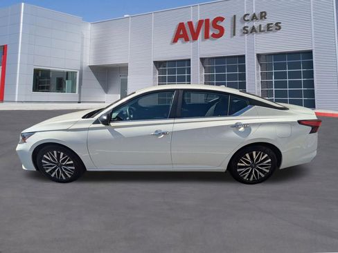 Used 2025 Nissan Altima 2.5 SV image 10