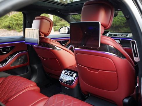 Used 2022 Mercedes-Benz S 580 4MATIC Sedan w/ Rear Seat Package image 40