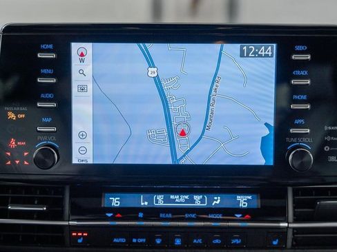 Certified 2022 Toyota Sienna XSE image 24