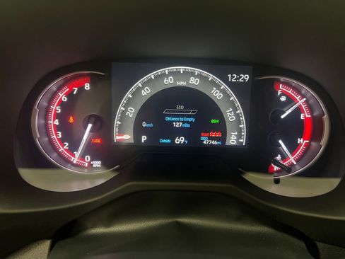 Used 2024 Toyota RAV4 XLE FWD image 18