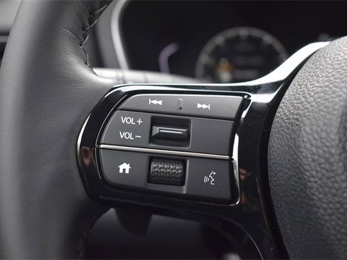 New 2025 Honda Pilot Touring image 12