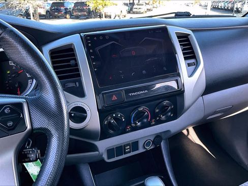 Used 2015 Toyota Tacoma 4x4 Double Cab w/ SR5 Package image 7