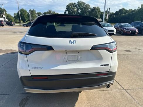 Used 2024 Honda HR-V Sport image 4