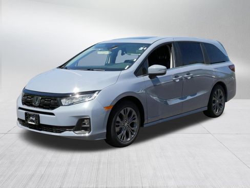 Certified 2026 Honda Odyssey Touring image 3