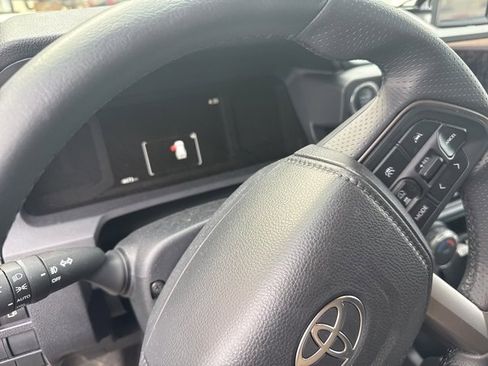 Used 2025 Toyota 4Runner SR5 image 10