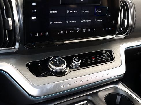 New 2025 Ford Expedition Max Platinum w/ Driver's Package image 25