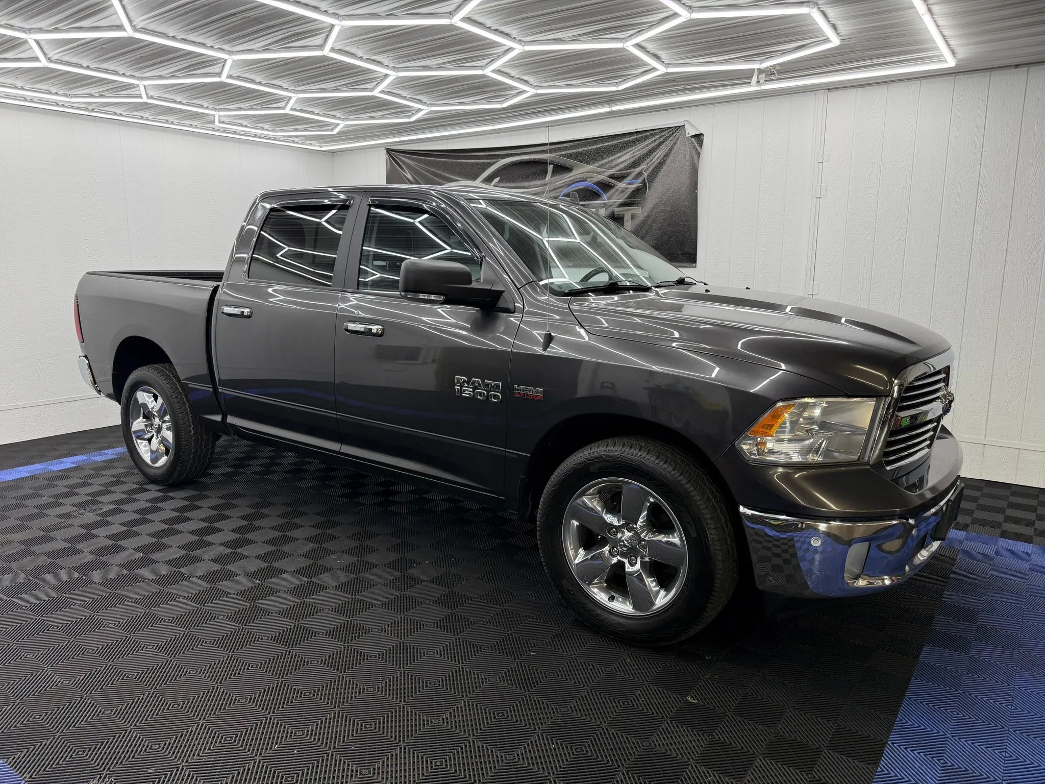 Used 2017 RAM 1500 Big Horn AWD/4WD image 2