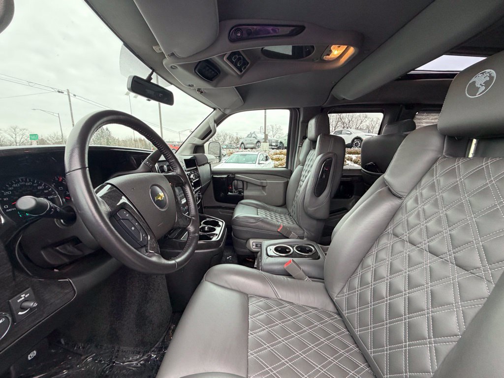 Used 2022 Chevrolet Express 2500 Extended w/ Enhanced Convenience Package RWD image 10
