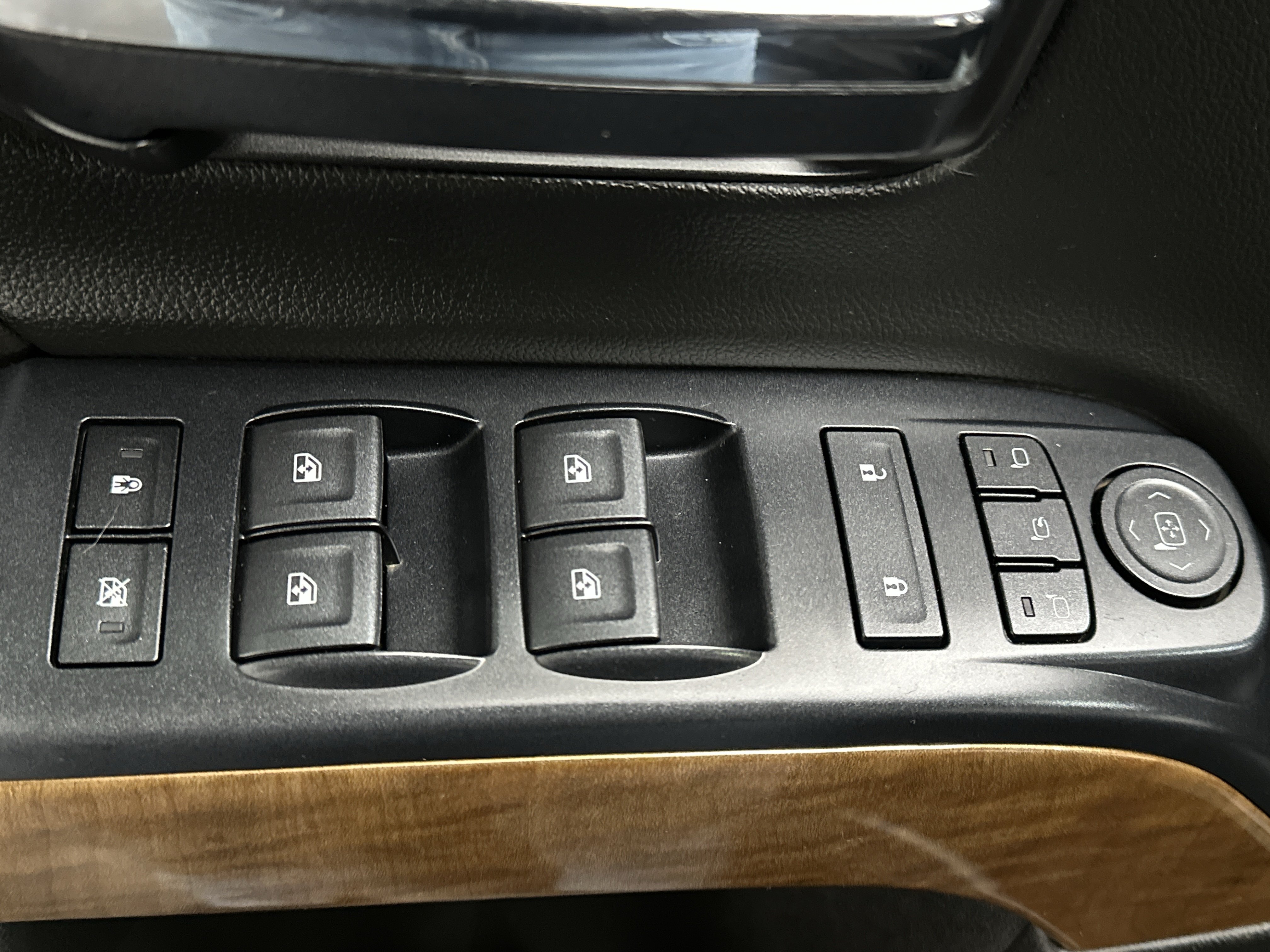 Used 2018 Chevrolet Silverado 1500 LTZ w/ Sport Package AWD/4WD image 22