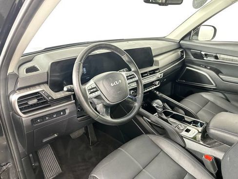 Used 2023 Kia Telluride EX w/ EX Captain's Chair Package AWD/4WD image 21