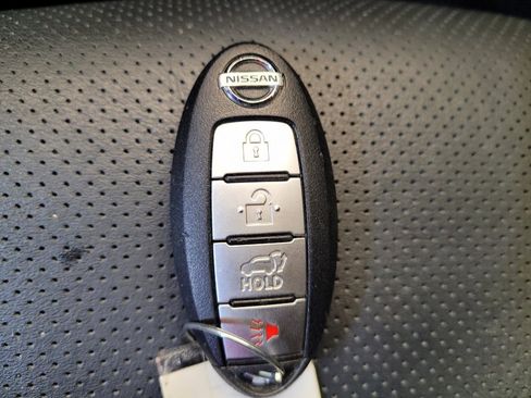 Used 2015 Nissan Rogue SL w/ SL Premium Package FWD image 32