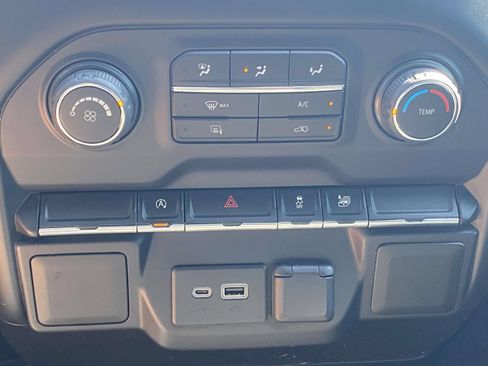 Used 2020 Chevrolet Silverado 1500 LT RWD image 38
