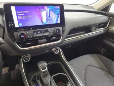 Used 2025 Toyota Grand Highlander FWD image 17