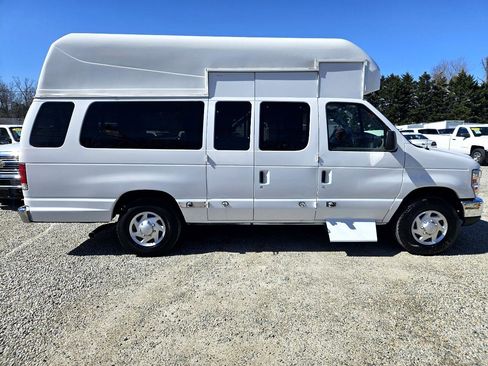 Used 2014 Ford E-350 and Econoline 350 Extended Super Duty w/ Power Group image 8