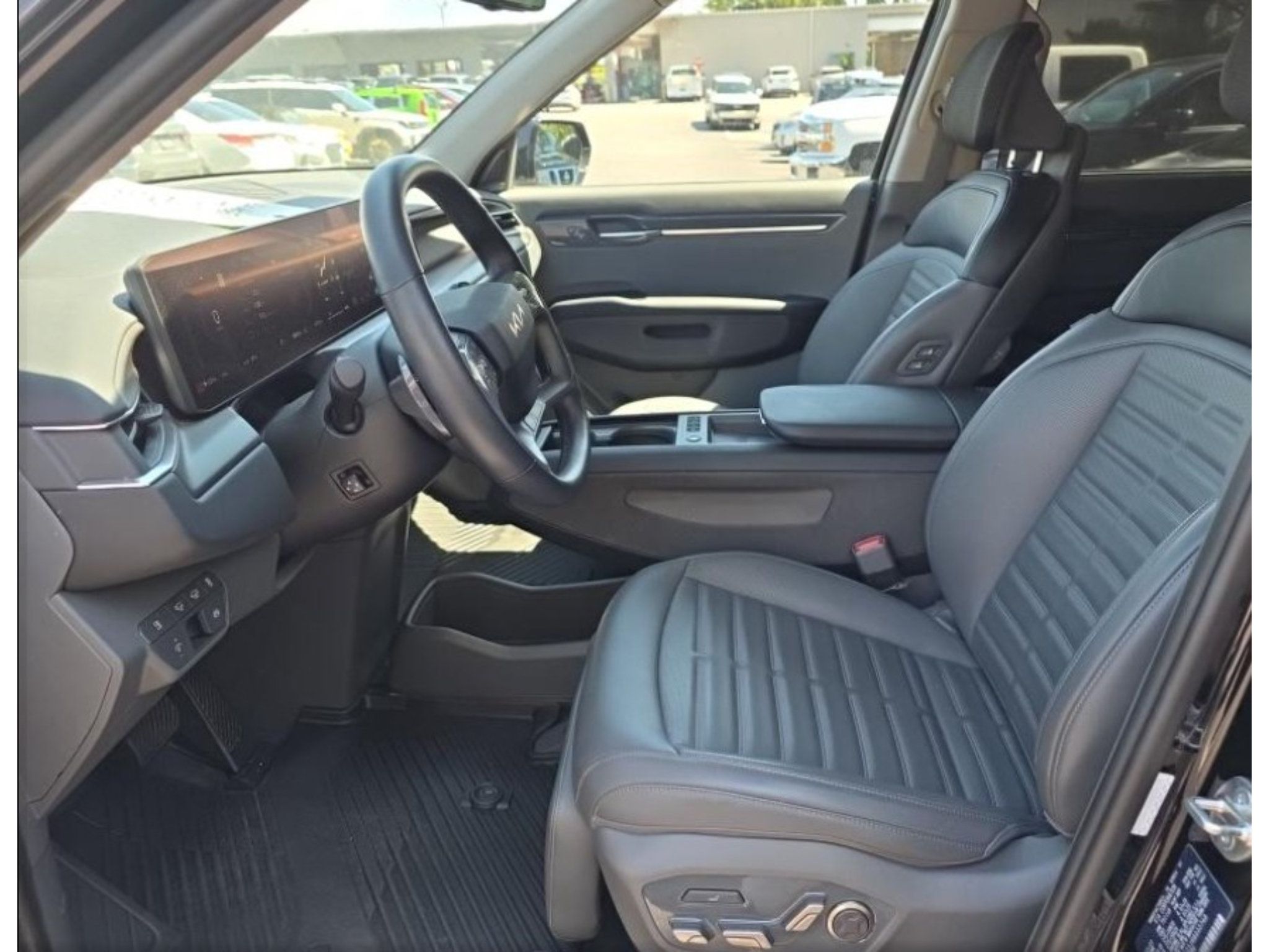 Used 2024 Kia EV9 Land AWD/4WD image 5