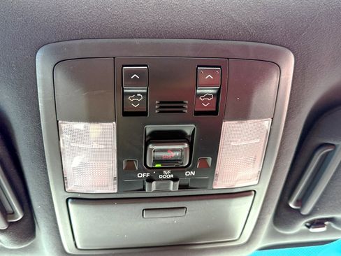 Used 2023 Lexus GX 460 Premium image 35