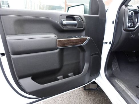 Used 2023 GMC Sierra 2500 SLE w/ Preferred Package AWD/4WD image 16