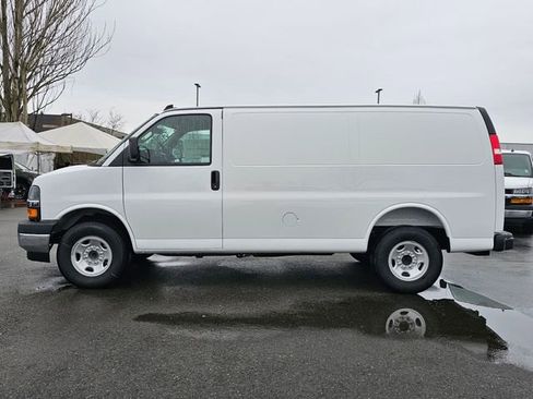 New 2025 Chevrolet Express 3500 w/ Driver Convenience Package image 2