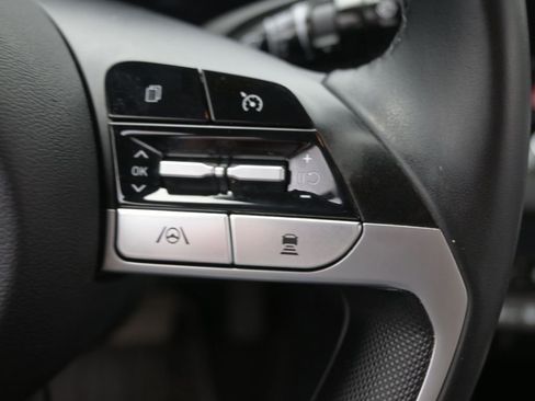 Used 2023 Hyundai Elantra Limited image 31