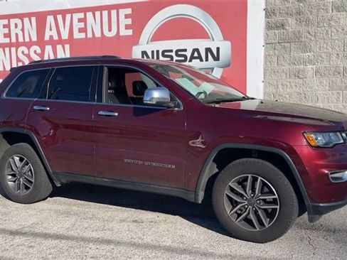Used 2021 Jeep Grand Cherokee Limited image 3
