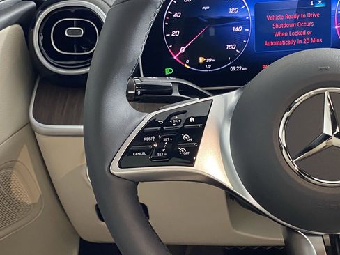 Used 2025 Mercedes-Benz C 300 4MATIC Sedan image 17