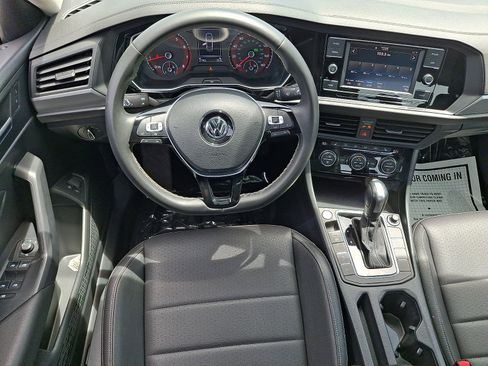 Used 2021 Volkswagen Jetta SE FWD image 11