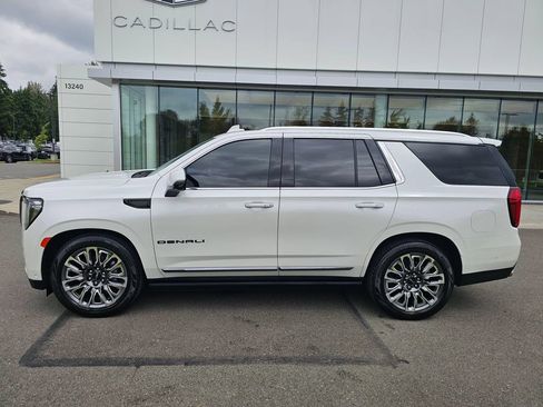 Used 2023 GMC Yukon Denali Ultimate w/ LPO, Floor Liner Package AWD/4WD image 2