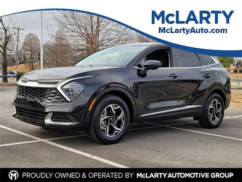 Used 2025 Kia Sportage LX image 1