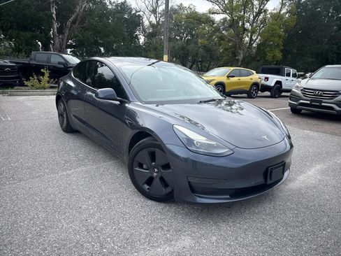 Used 2022 Tesla Model 3 Standard Range RWD image 5