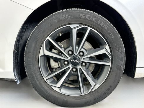 Used 2024 Kia Forte LXS image 11