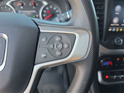 Used 2021 GMC Acadia SLE w/ Driver Convenience Package image 29