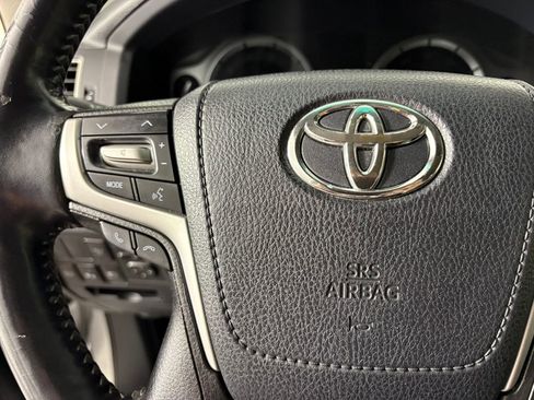 Used 2016 Toyota Land Cruiser AWD/4WD image 23