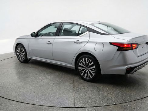 Used 2025 Nissan Altima 2.5 SV image 6