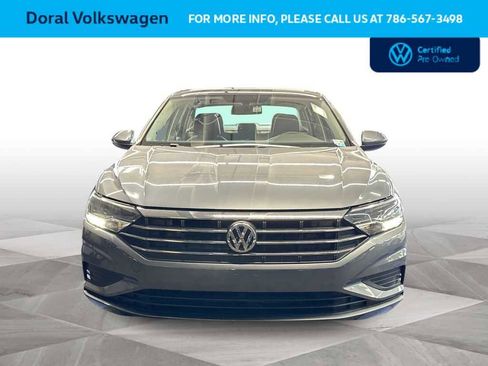 Certified 2021 Volkswagen Jetta SE w/ SE Cold Weather Package FWD image 3