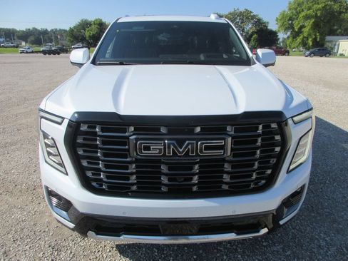 New 2026 GMC Yukon Denali Ultimate AWD/4WD image 10