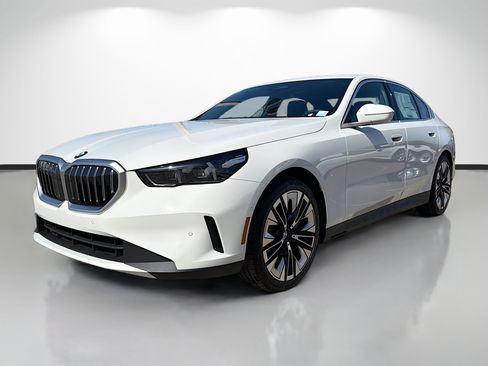 New 2026 BMW 530i image 7