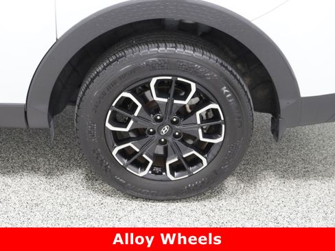 Used 2022 Hyundai Santa Cruz SEL Premium image 10