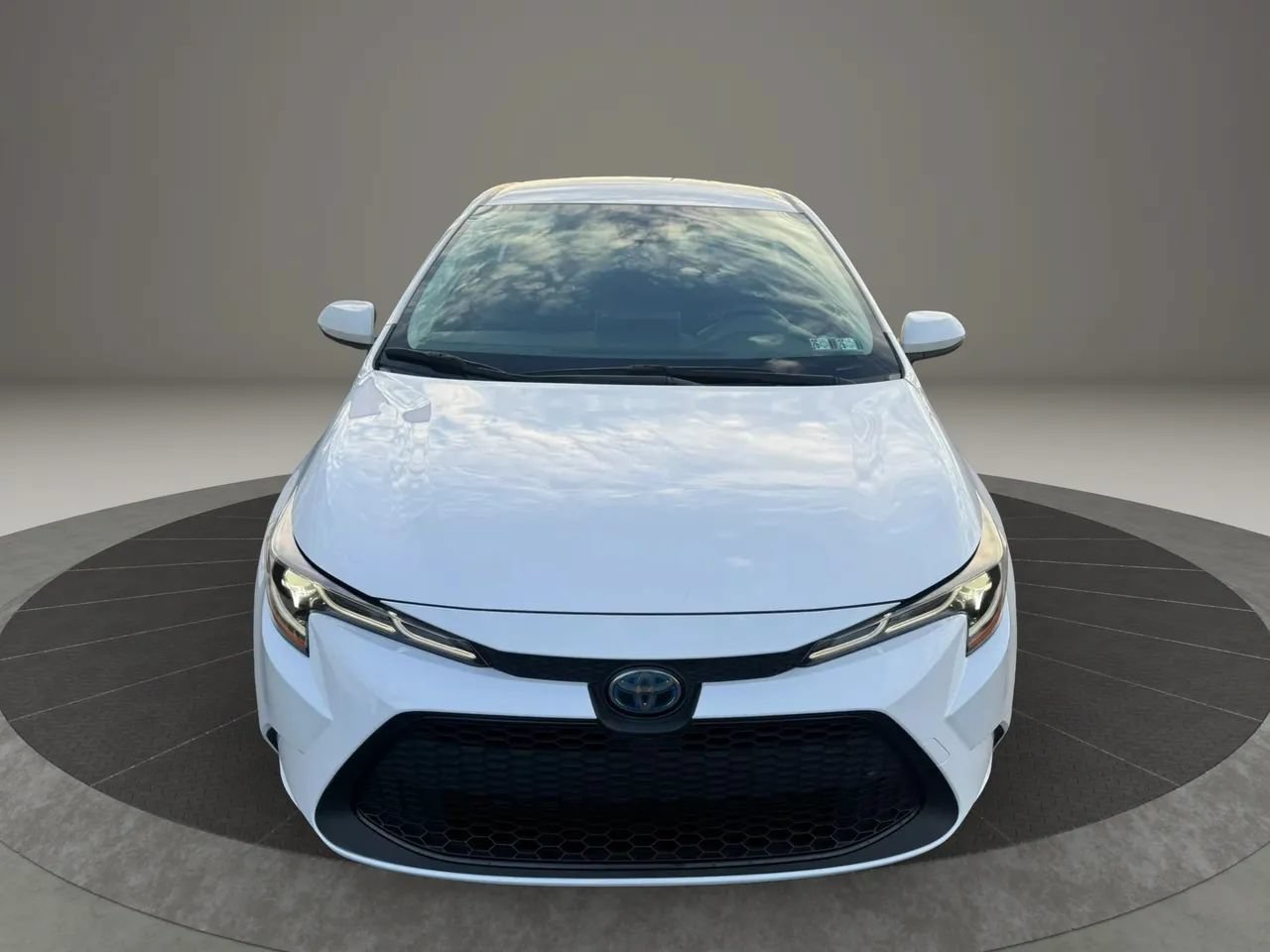 Used 2021 Toyota Corolla LE FWD image 4