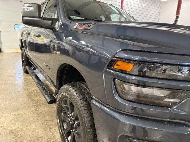 Used 2025 RAM 2500 Big Horn AWD/4WD image 3