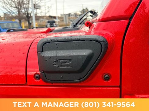 Used 2024 Jeep Wrangler Unlimited w/ LED Headlamp & Fog Lamp Group AWD/4WD image 12